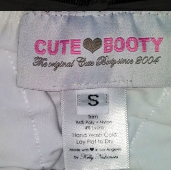 White cute booty shorts - Picture 3 of 3